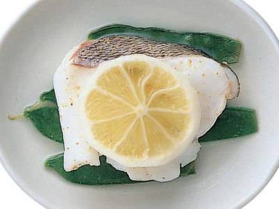 白身魚のレモン蒸し