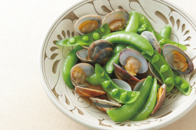 フライパンでお手軽♪「あさりとスナップえんどうの酒蒸し」レシピ【工程写真付】