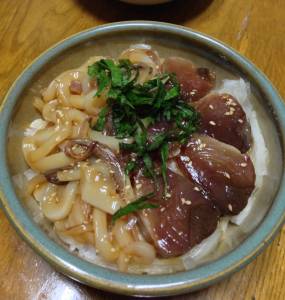 戻りガツオと生するめいかの黄身漬け丼 レシピ みんなのきょうの料理 おいしいレシピや献立を探そう