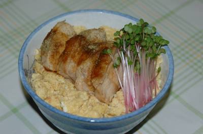 超トロトロ卵の親子丼 焦がし生醤油 本みりんタレ レシピ みんなのきょうの料理 おいしいレシピや献立を探そう