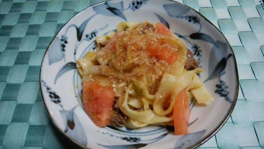 牛肉とトマトの焼きうどん レシピ みんなのきょうの料理 おいしいレシピや献立を探そう