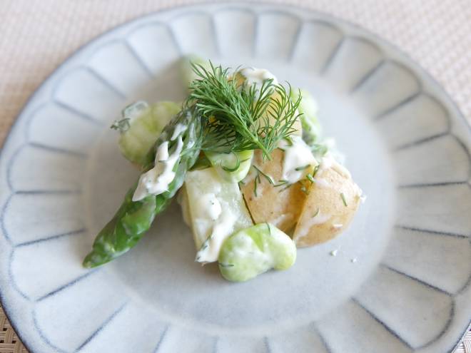 小岩井 ぬるチーズと温野菜のディル風味サラダ