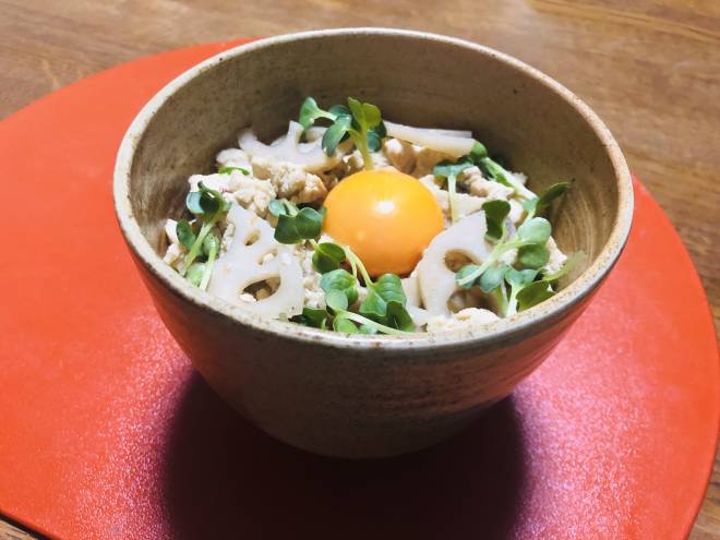 高野豆腐と鶏肉のそぼろ丼 レシピ みんなのきょうの料理 おいしいレシピや献立を探そう