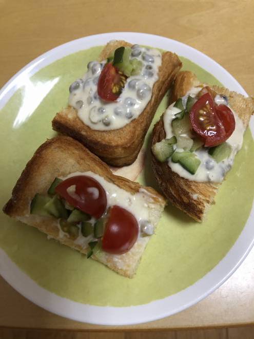 レーズンバターとレンズ豆のカナッペ