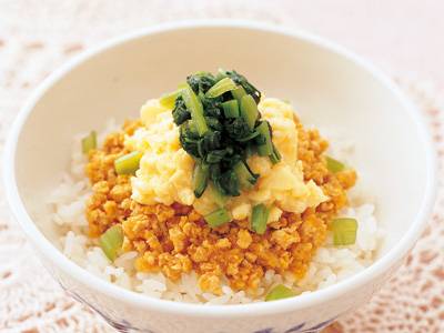 にんじんすりすりそぼろ丼 レシピ 舘野 鏡子さん みんなのきょうの料理 おいしいレシピや献立を探そう