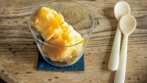 完熟梅と甘酒のミルクソルベ