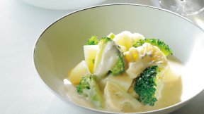 ゴロゴロ温野菜のブルーチーズソース