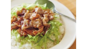 梅はちみつ味のカリカリ豚ライス