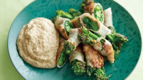 菜の花の肉巻き ごま豆腐ソース