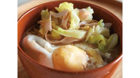 フライパンでハムエッグみそ汁