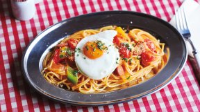 洋食店のナポリタン