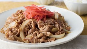 たまねぎと豚こまのわんぱく炒め