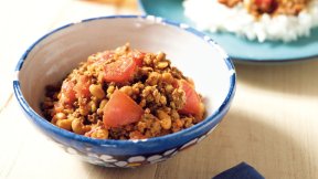 トマトと豆とひき肉のカレー炒め