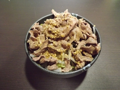 もやしと牛肉のごまポン酢丼