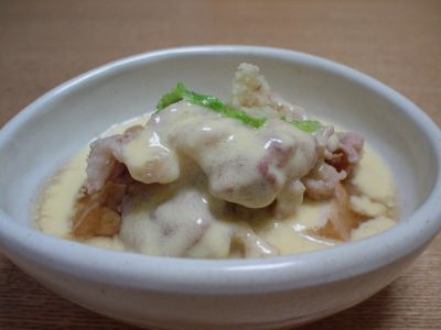 豚肉と揚げ豆腐の含め煮　黄身あんかけ