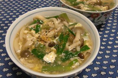 きのこ入りにらたまあんかけうどん