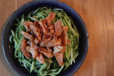 きゅうりと鶏肉のピリ辛あえ