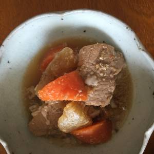 豚バラ肉の黒ごま煮