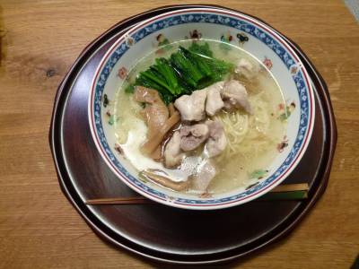 本格鶏スープのラーメン