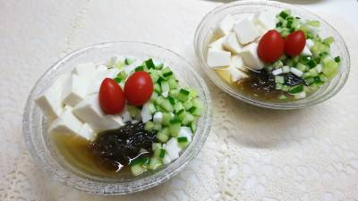 豆腐のあられもずく