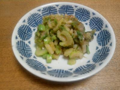 セロリの葉のみそ炒め