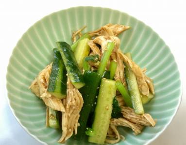 蒸し鶏と菜の花のあえ物