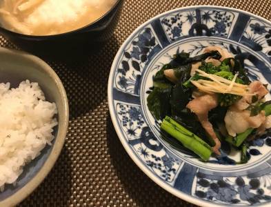 わかめと豚バラの甘辛炒め