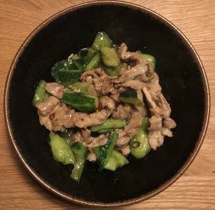 きゅうりと豚肉のピリ辛炒め