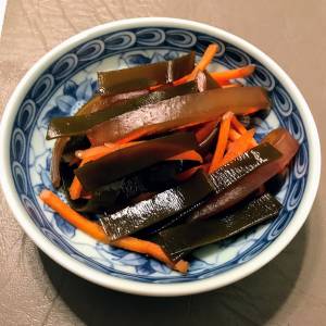 昆布とにんじんの煮物