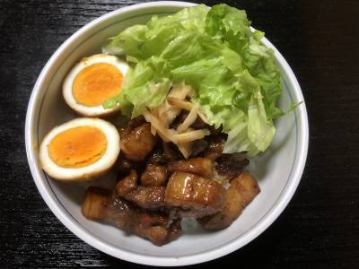 魯肉飯（ルーロウファン）