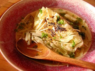 焼きキャベツのスープ煮