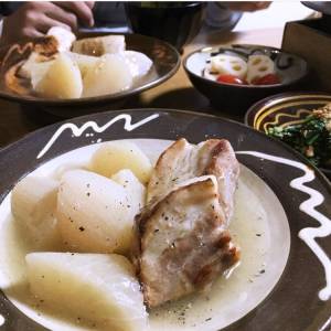 大根と塩豚の酒煮