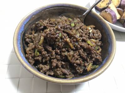 牛そぼろねぎ丼