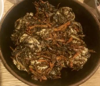 鶏肉の真っ黒だれ炒め