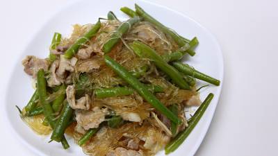 ちぎりいんげん、豚肉、春雨の炒め煮