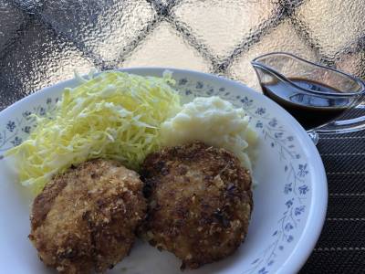 春キャベツのポーク焼きメンチ