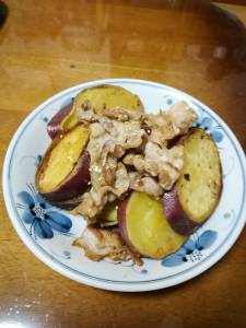 さつまいもと豚肉のバターじょうゆ焼き