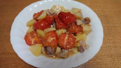 鶏肉とじゃがいものトマトしょうゆ煮