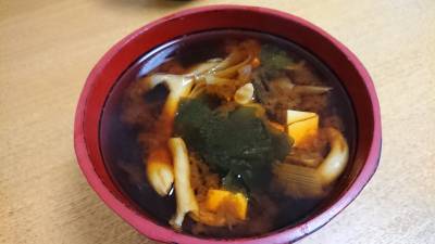 わかめと豆腐のみそ汁