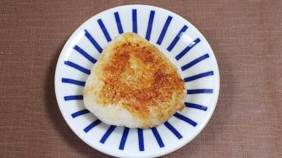 しょうゆ味の焼きおにぎり