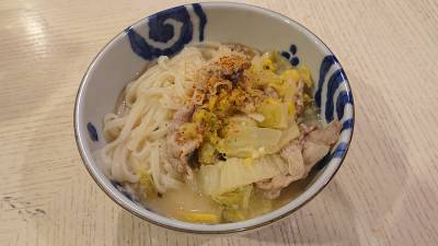 白菜と豚バラ肉のにんにくみそ鍋