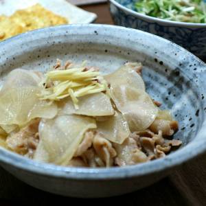 大根と豚肉の薄氷煮（うすらいに）