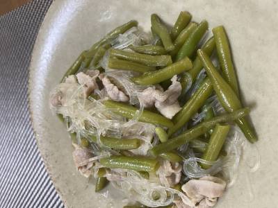 ちぎりいんげん、豚肉、春雨の炒め煮