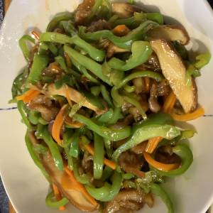 ピーマンと豚肉の黒酢炒め