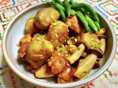 里芋と鶏もも肉の甘辛照り煮