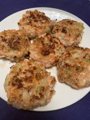 サーモンとえびのハンバーグ