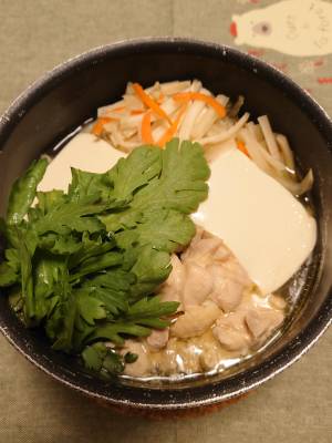 鶏肉と切り漬けの鍋仕立て