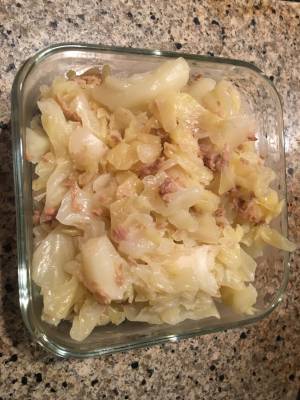 キャベツとツナ缶の煮物