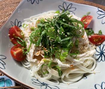 レンジで鶏そぼろのぶっかけそうめん