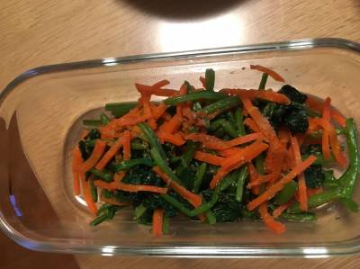 ほうれんそうとにんじんのごま酢風味